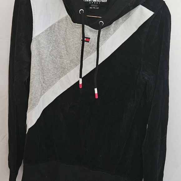 Tommy Hilfiger Men's Black, Gray, and White Sweater - Picture 1 of 1